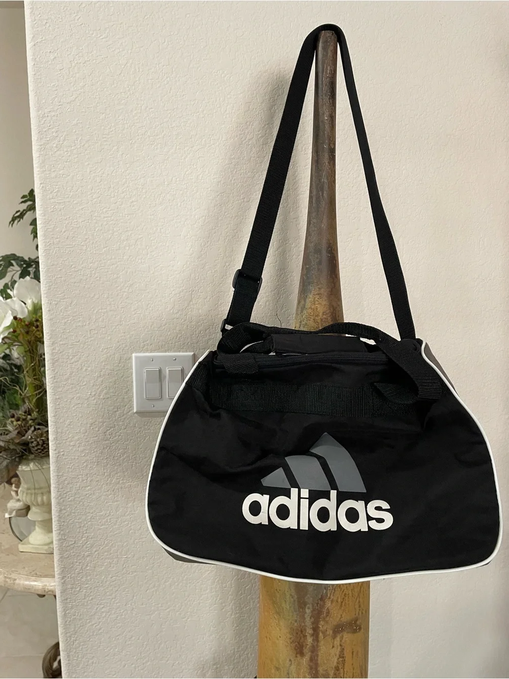 ADIDAS Diablo MEDIUM black and white gym duffel bag Great Exterior *flaw inside